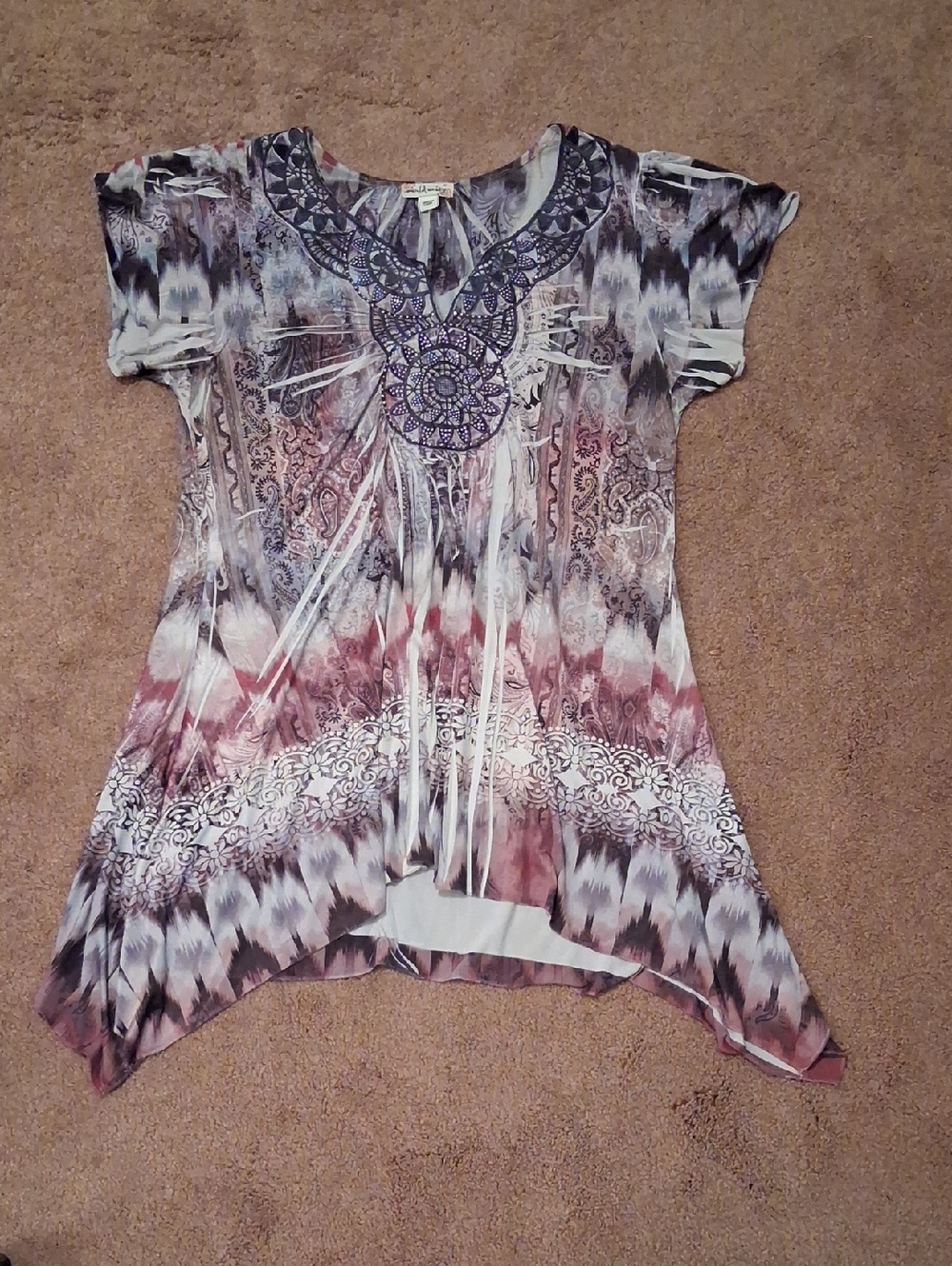 Short Sleeve Boho Tunic Top in Mauve and Gray with Embellished Neckline